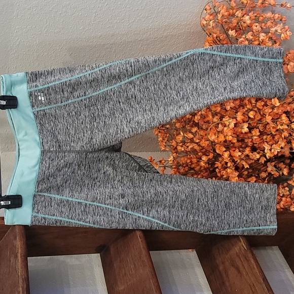 bcg Pants & Jumpsuits Bcg Workout Capri Leggings Poshmark